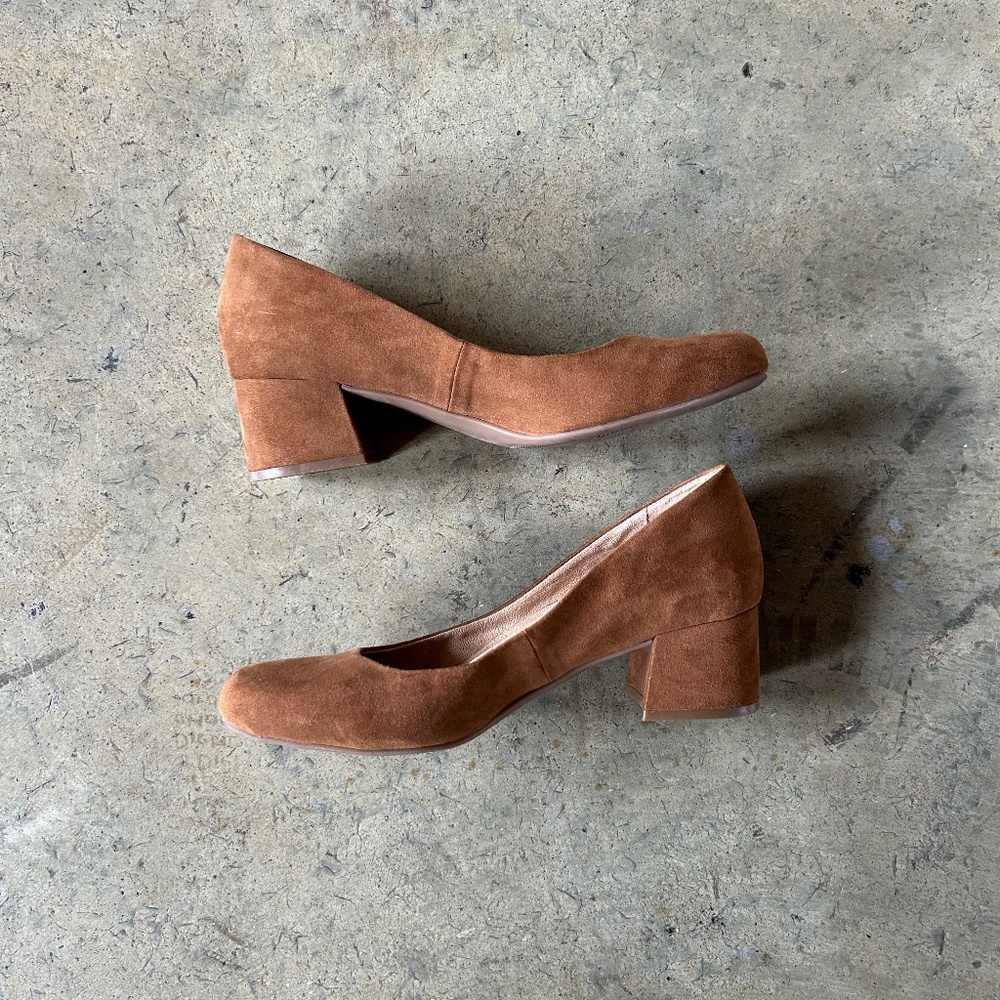 Naturalizer Brown Suede Heels